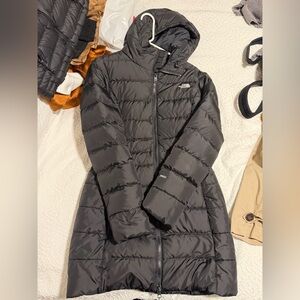 Size small women’s North Face 550 jacket